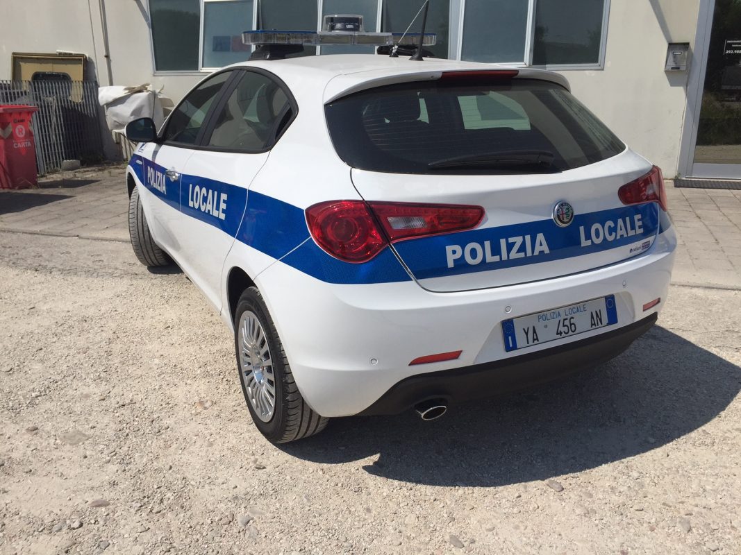 decorazione automezzi publi in fano