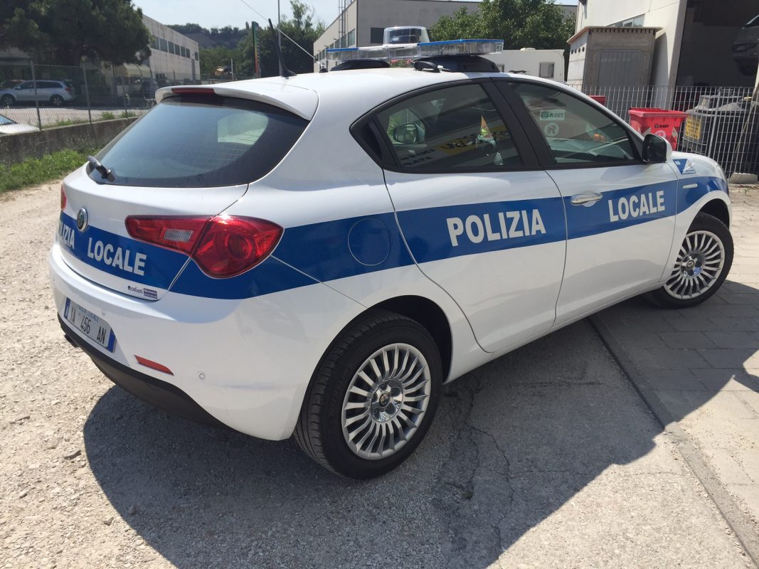 decorazione automezzi publi in fano