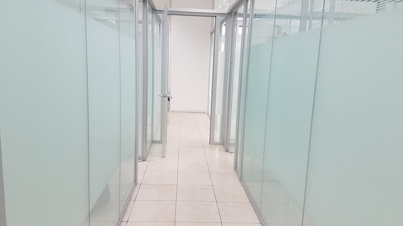 vetrofanie privacy per uffici publiin